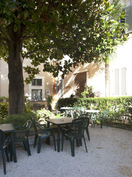 Orsa Maggiore Hostel - Caters To Women