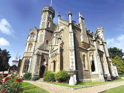 Hotel Oakley Court