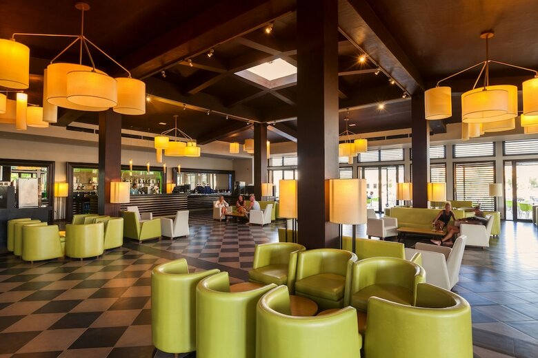 Hotel Aqua Mirage Club