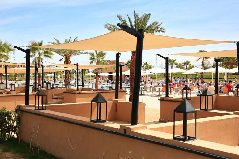 Hotel Aqua Mirage Club