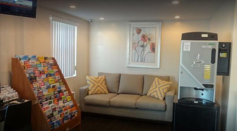 Beach Place Hotel