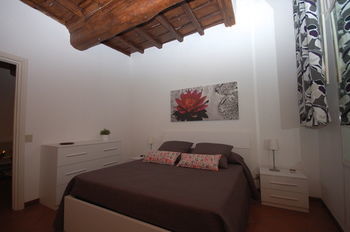 House & The City - Navona Apartments