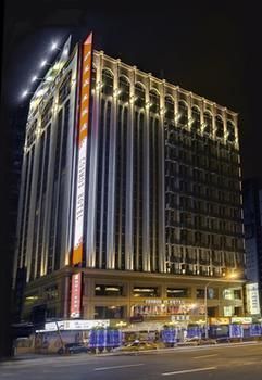 Hotel Cosmos (family)