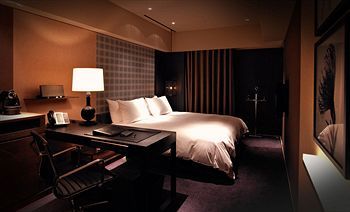Hotel Quote (t Room)