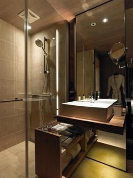 Hotel Quote (t Room)