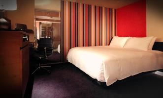 Hotel Quote (t Room)