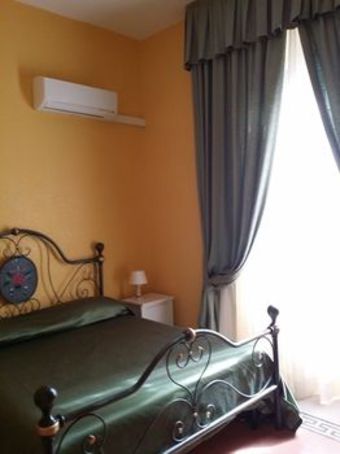 Bed & Breakfast La Breccia A Porta Pia