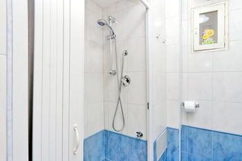 Hotel Applemoon Rooms For Rent