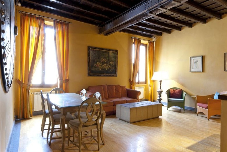 Hostal Manfredi Luxury Apartments