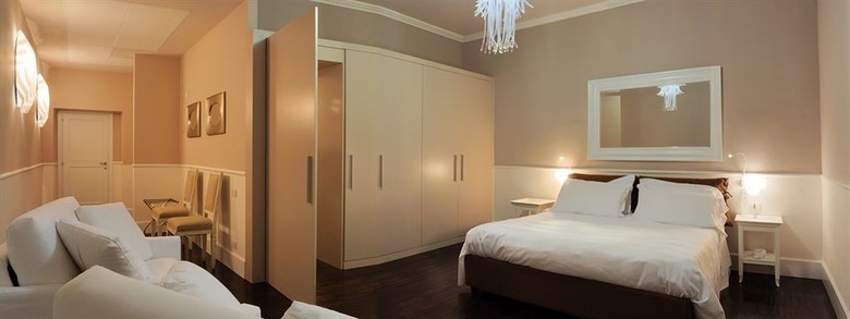 Hostal Manfredi Luxury Apartments