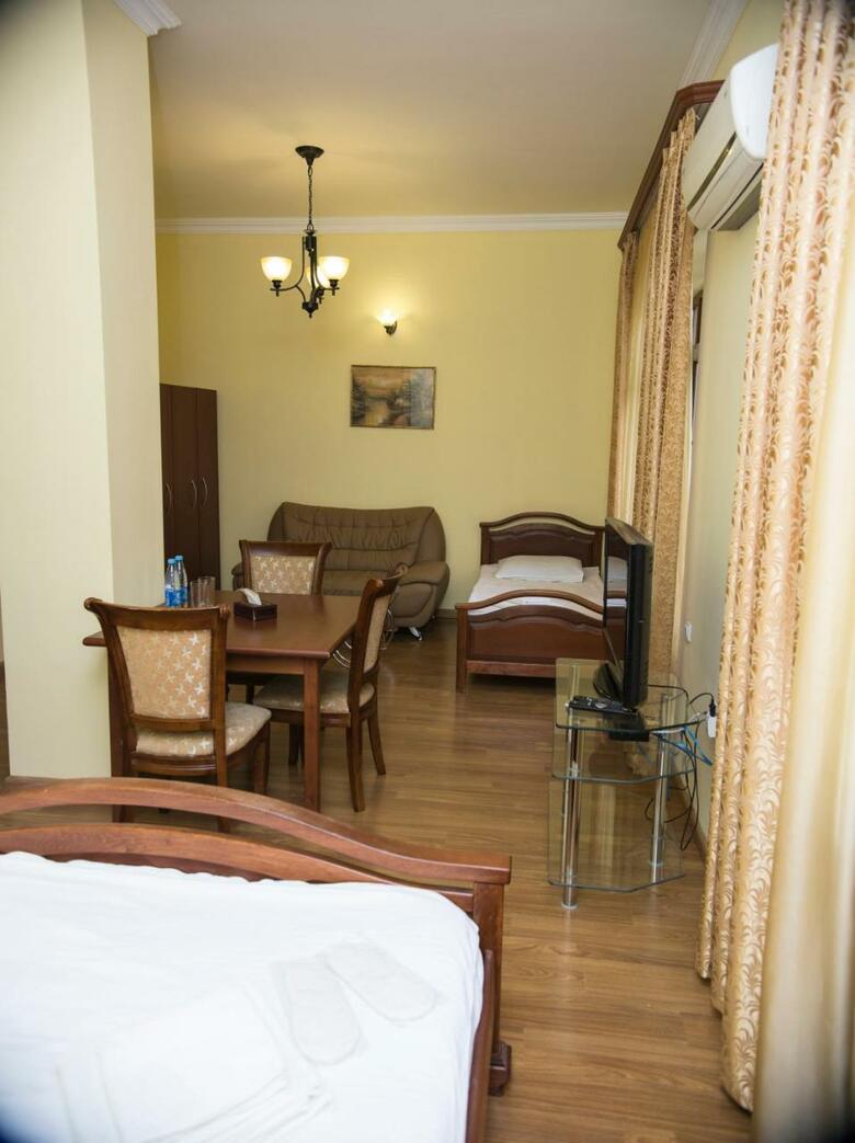 Hotel Capital