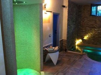 Aurelia Garden Gold Bed & Breakfast