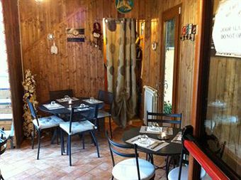 Aurelia Garden Gold Bed & Breakfast