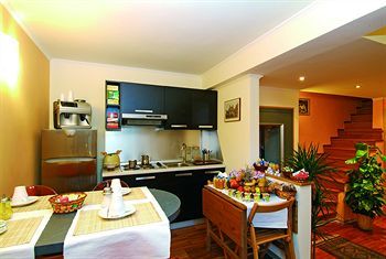 Aurelia Garden Gold Bed & Breakfast