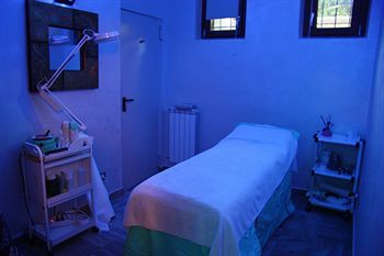 Aurelia Garden Gold Bed & Breakfast