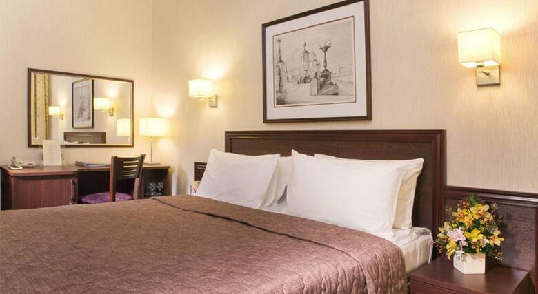 Hotel Aerostar