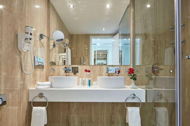 Hotel Grecian Bay