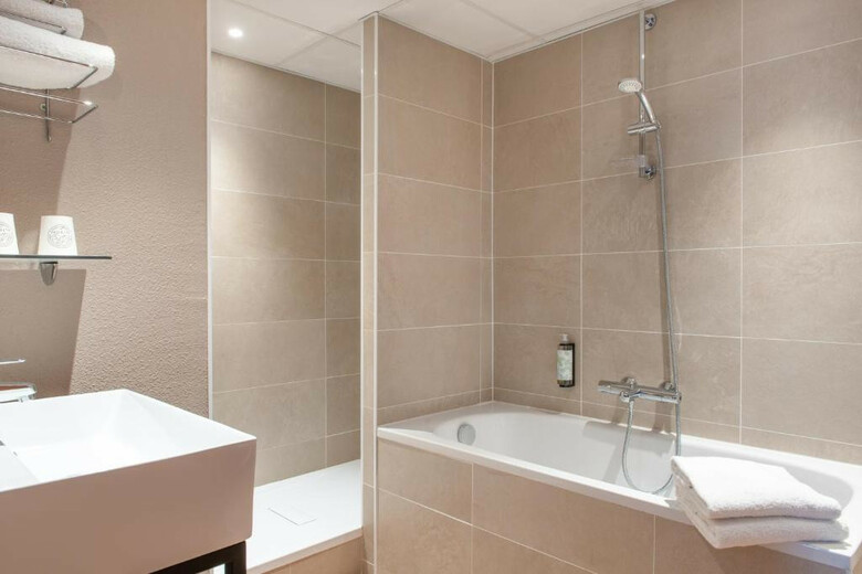 Hotel The Originals City H�tel Alt�ora Site Du Futuroscope