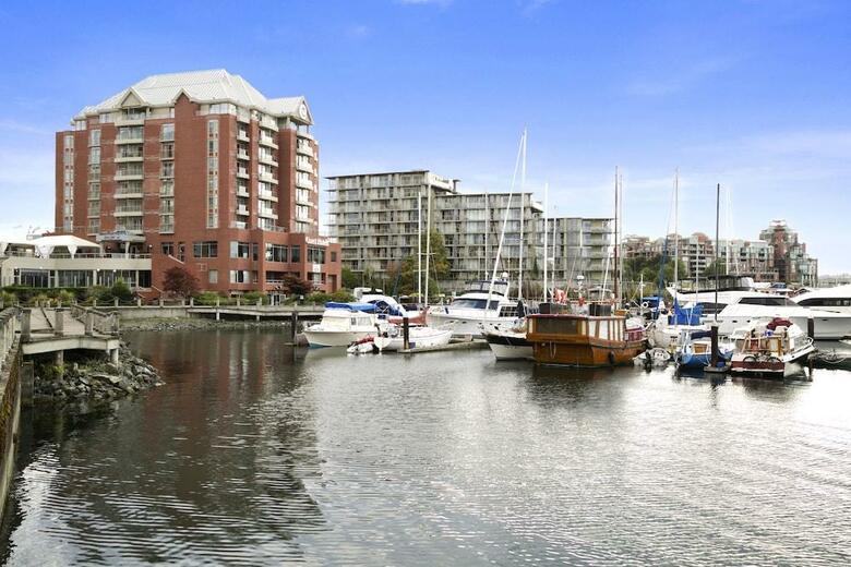 Coast Victoria Harbourside Hotel & Marina