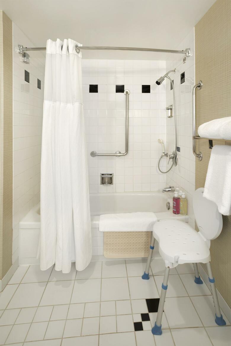 Coast Victoria Harbourside Hotel & Marina