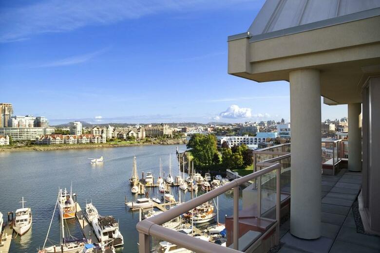 Coast Victoria Harbourside Hotel & Marina
