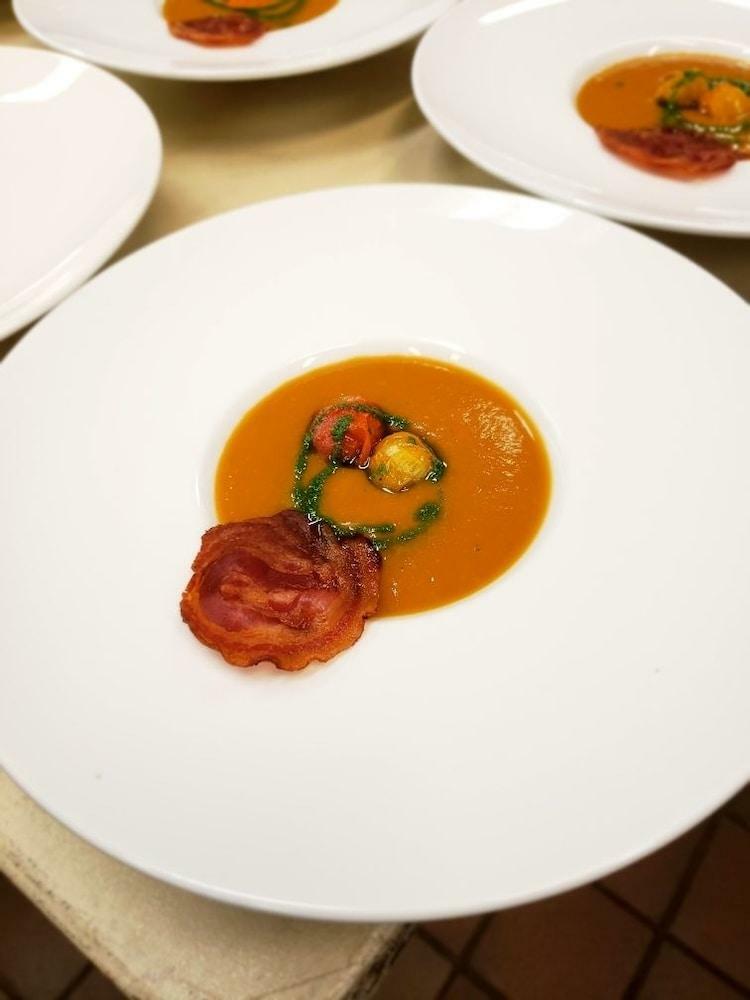 Coast Victoria Harbourside Hotel & Marina