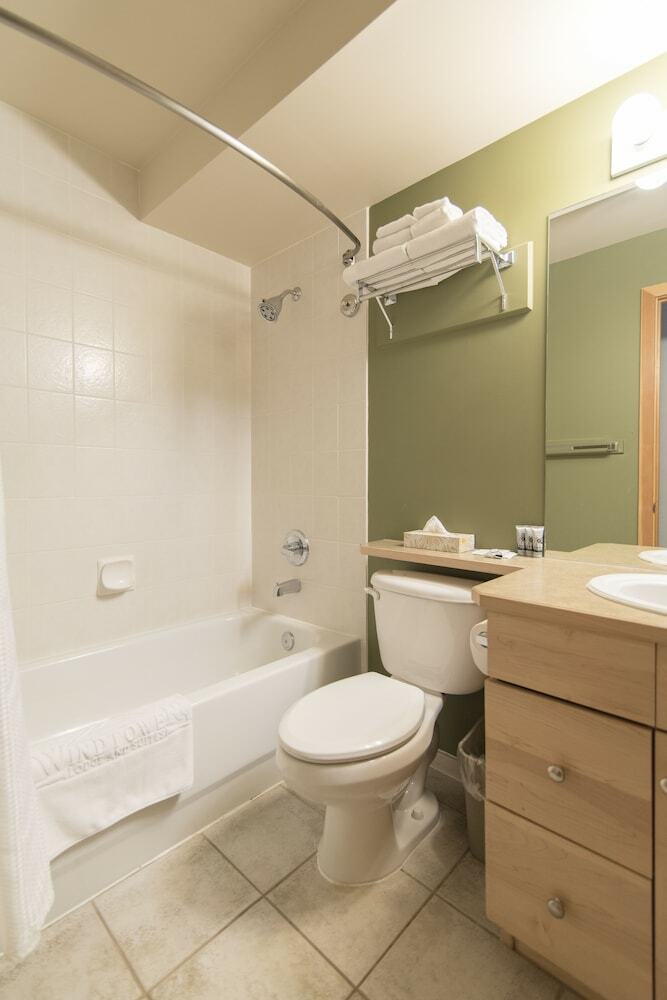 Hotel Windtower Lodge And Suites
