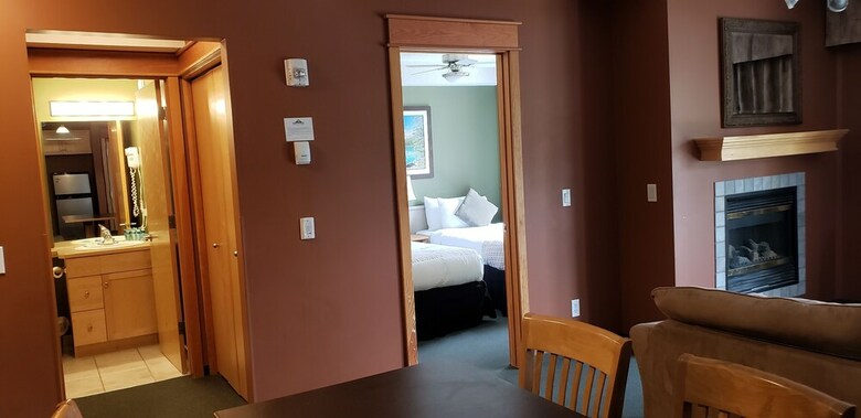 Hotel Windtower Lodge And Suites