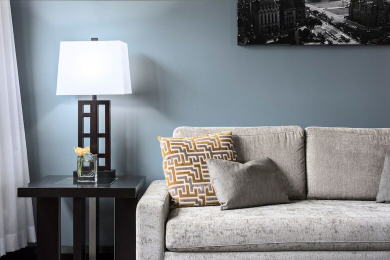 Embassy Hotel & Suites Ottawa