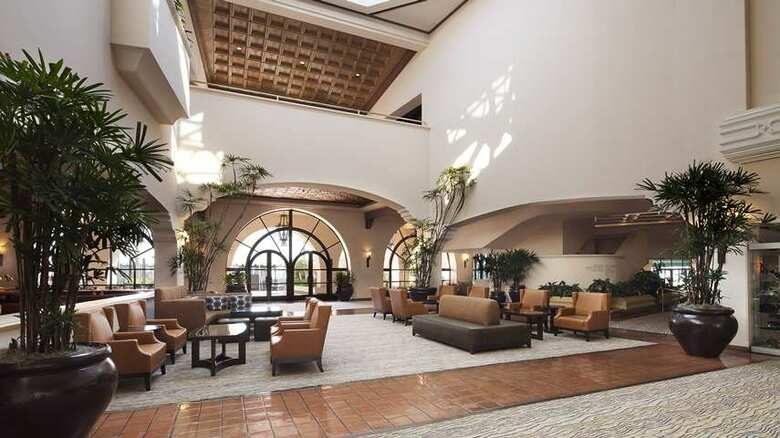 Hotel Hilton Santa Barbara Beachfront Resort