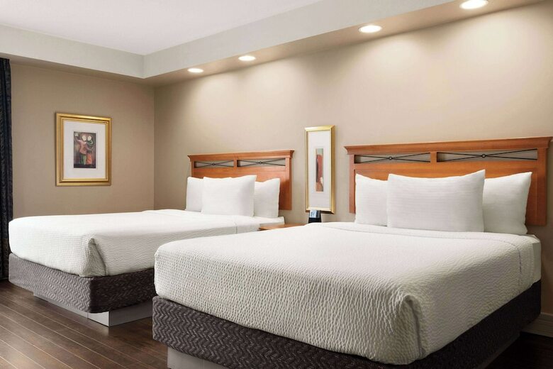 Hotel Executive Royal Inn North Calgary
