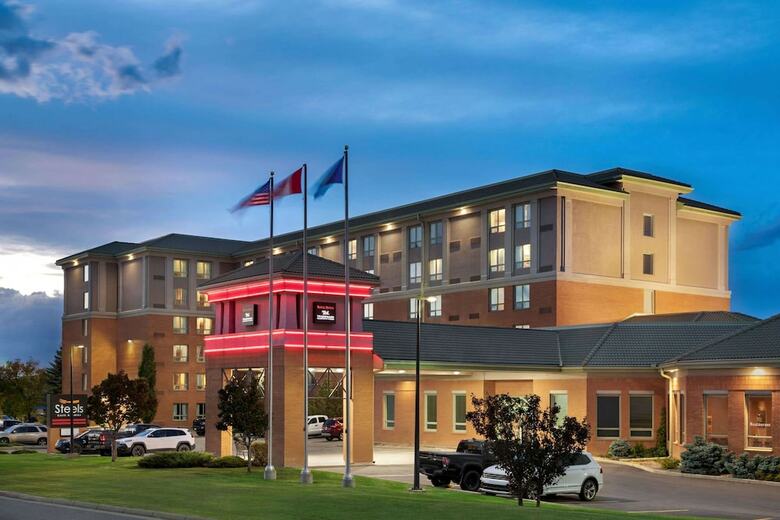 Hotel Executive Royal Inn North Calgary