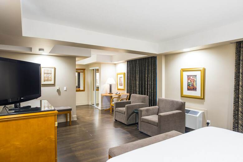 Hotel Executive Royal Inn North Calgary