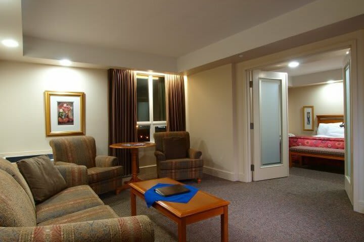 Hotel Executive Royal Inn North Calgary