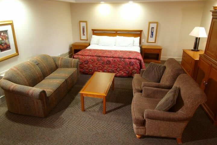Hotel Executive Royal Inn North Calgary