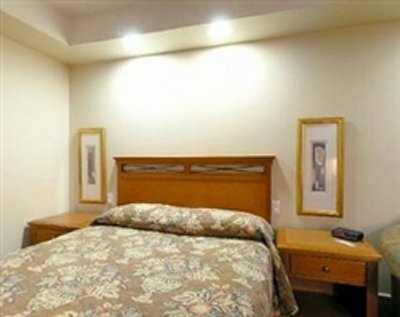 Hotel Executive Royal Inn North Calgary