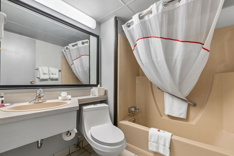 Hotel Travelodge Calgary Airport