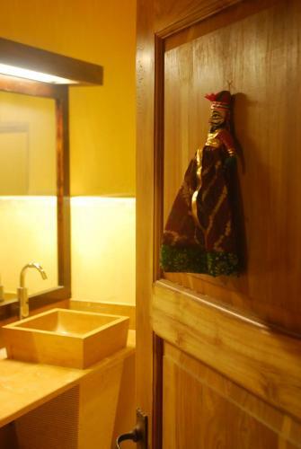 Hotel 1st Gate Home- Fusion