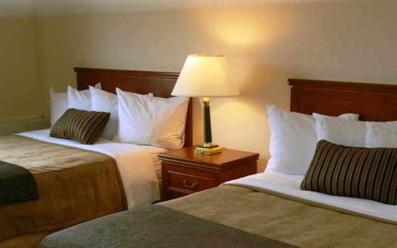 Quality Hotel Montreal East