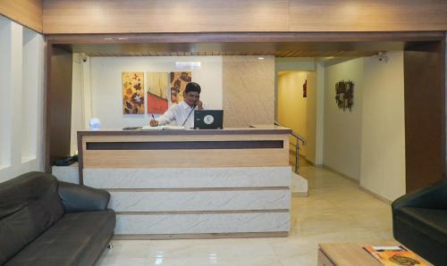 Hotel Rahi Plaza