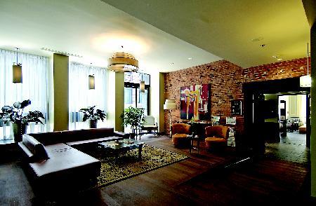 Place D�armes Hotel Montreal