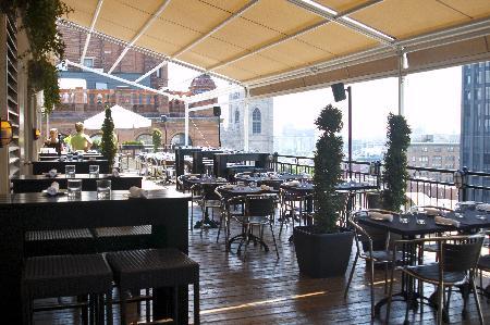 Place D�armes Hotel Montreal
