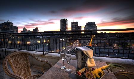 Place D�armes Hotel Montreal