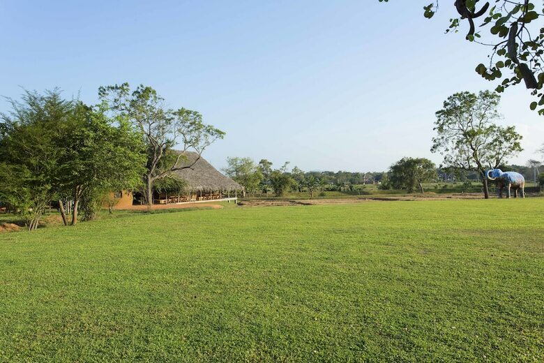 Hotel Aliya Resort & Spa