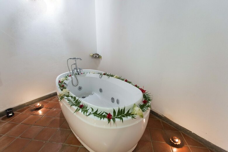 Hotel Aliya Resort & Spa