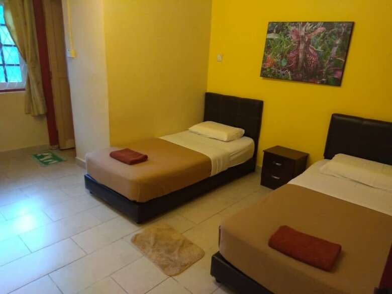 Hostal Eight Mentigi Guesthouse