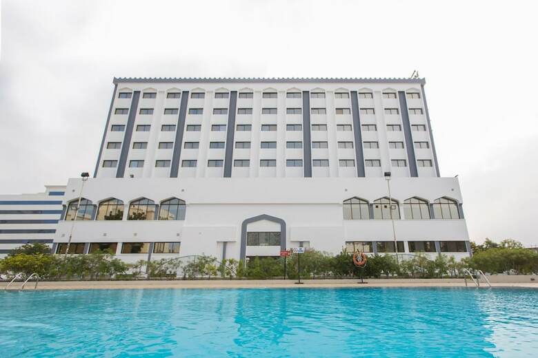 Muscat Holiday Hotel