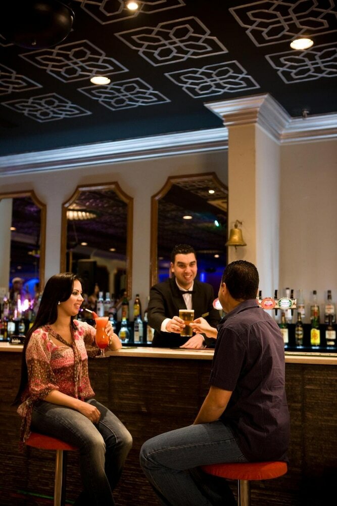 Muscat Holiday Hotel
