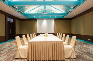 Hotel Banthai Beach Resort And Spa