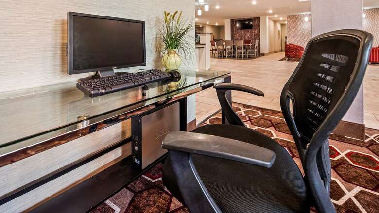 Hotel Clarion Kci Airport